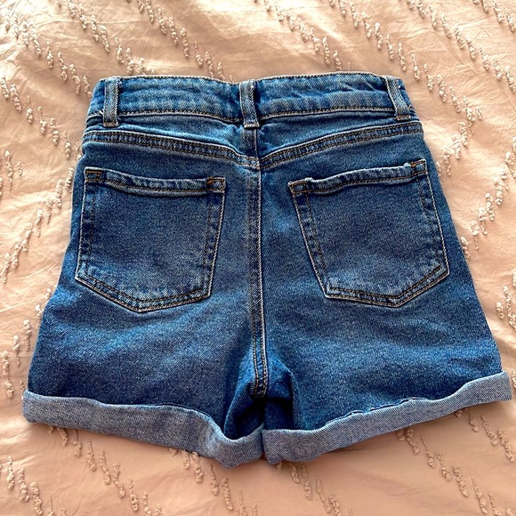 Girls ripped shorts - Picture 2 of 2